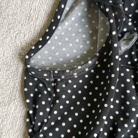 💀4 for $20- Black and White Polka Dot Top - Picture 6 of 12